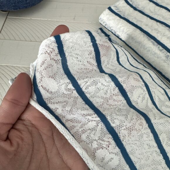 2.25 YARDS & 62" Wide Fabric Floral Lace, Striped Stretch Lightweight Polyester - Picture 6 of 6